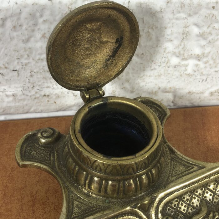 Vintage Brass Door Knocker, Brass Ink Pot & Miniature Flip Calendars - Image 4
