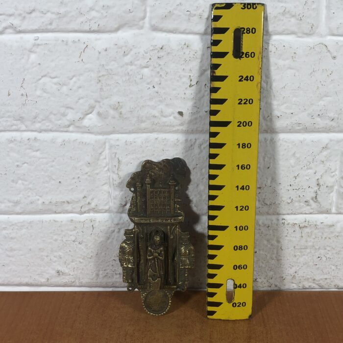 Vintage Brass Door Knocker, Brass Ink Pot & Miniature Flip Calendars - Image 10