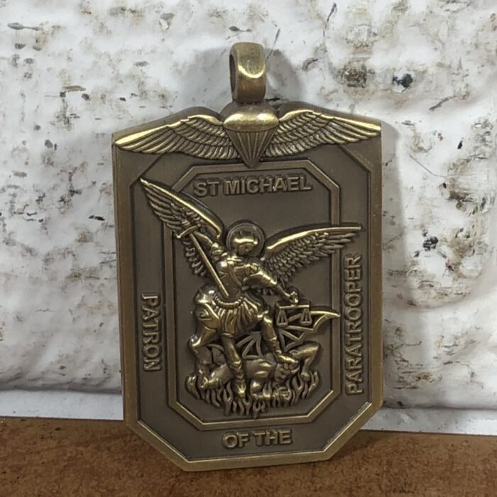 SADF St. Michael Parabat Pendant & 5 Special Forces Regiment Challenge Commeorative Coin - Image 4