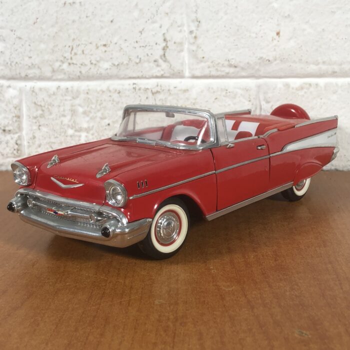 1957 Chevrolet Belair (1:18) - Image 5