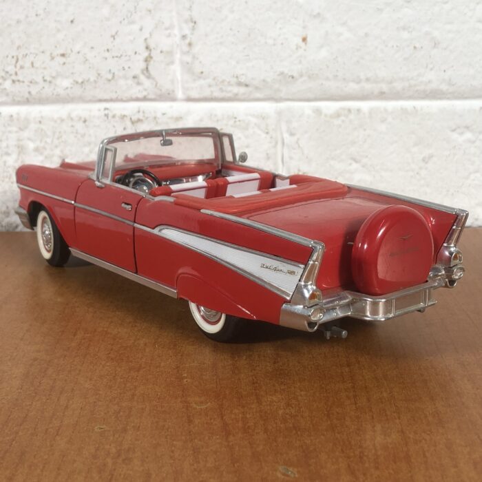 1957 Chevrolet Belair (1:18) - Image 7