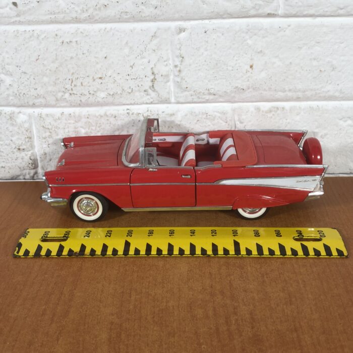 1957 Chevrolet Belair (1:18) - Image 10