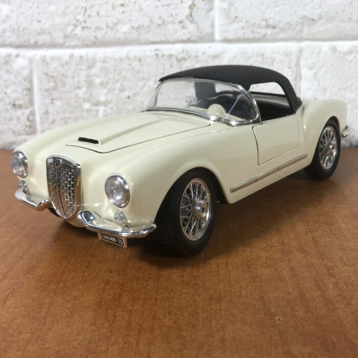 1955 Lancia Aurelia B24 Spider (1:18) ~ Made in Italy - Image 5