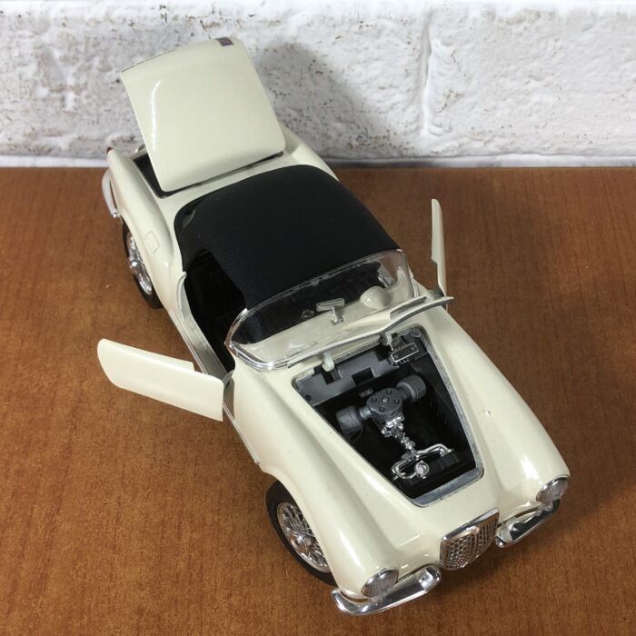 1955 Lancia Aurelia B24 Spider (1:18) ~ Made in Italy - Image 3