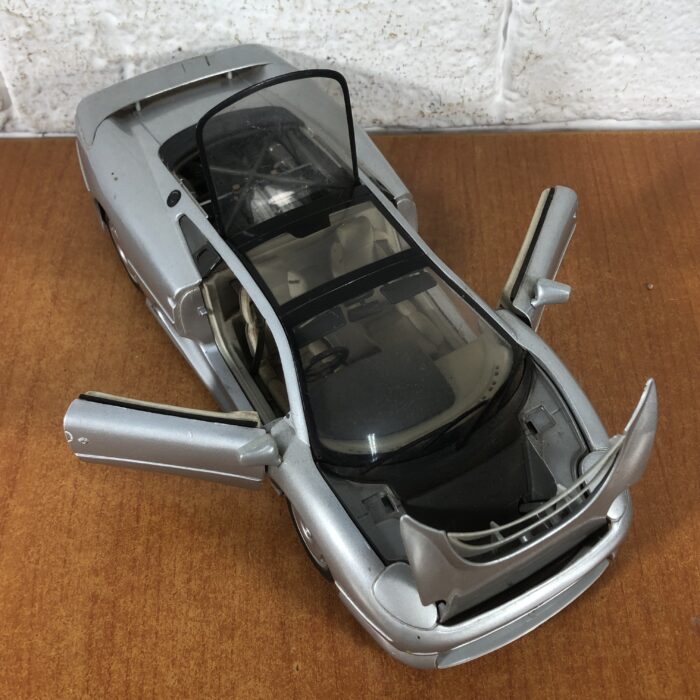 Jaguar XJ220 (1:18) - Image 3