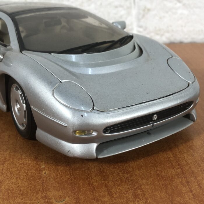 Jaguar XJ220 (1:18) - Image 2