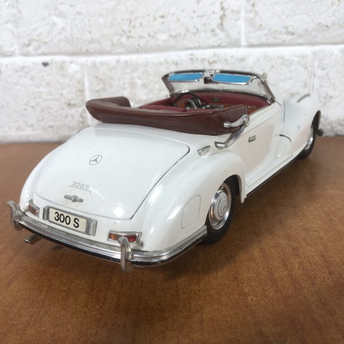1955 Mercedes-Benz 300S (1:18) - Image 8