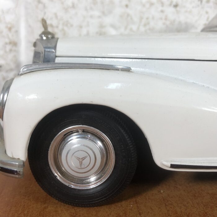 1955 Mercedes-Benz 300S (1:18) - Image 5