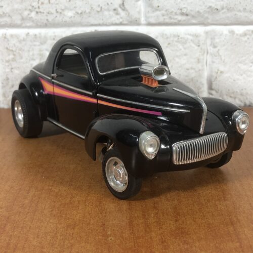 1941 Willys Coupe (1:18)