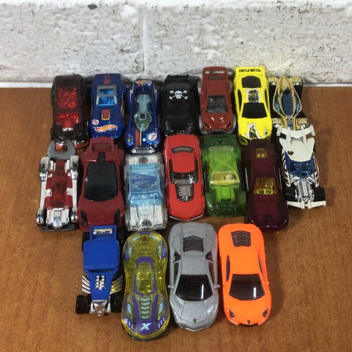 Hotwheels Collection in Carry Case - Image 2