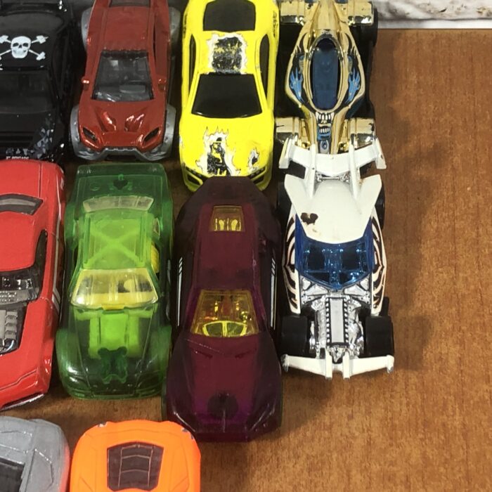 Hotwheels Collection in Carry Case - Image 5