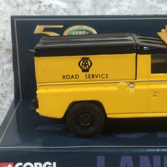 Corgi Classics AA Road Service Land Rover Model - Image 5