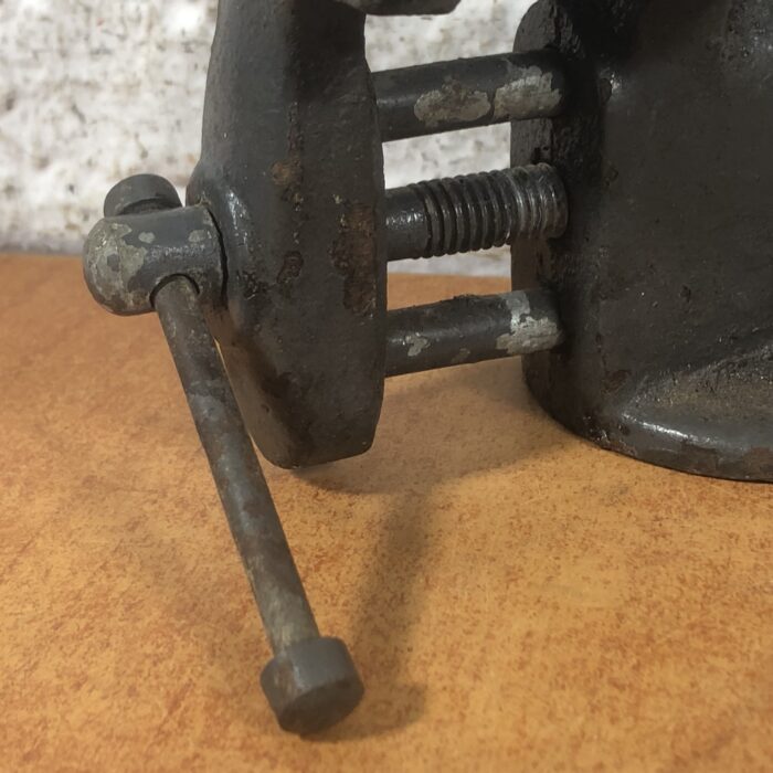 Small Vintage Bench Vice - Image 5