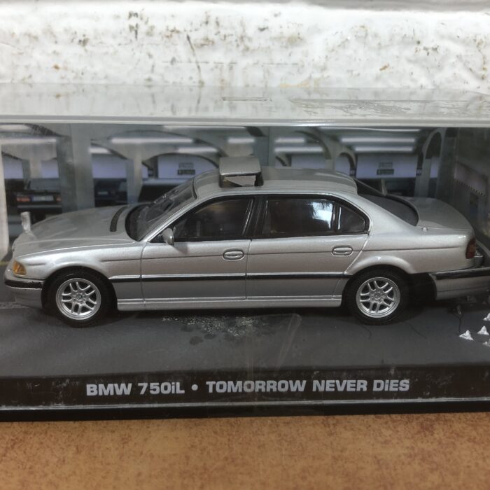 James Bond BMW 750iL Model (Tomorrow Never Dies) - Image 4