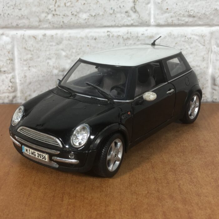 Mini Cooper (1:18) - Image 2