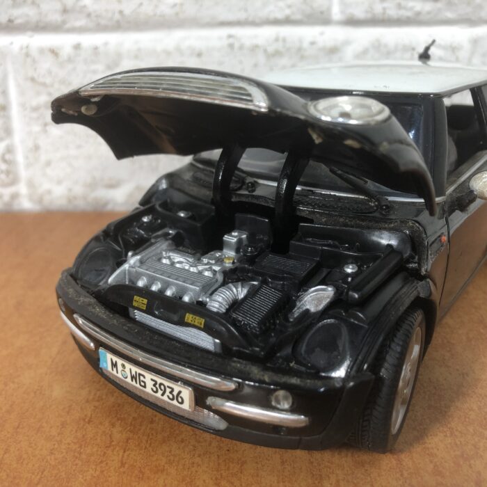 Mini Cooper (1:18) - Image 3