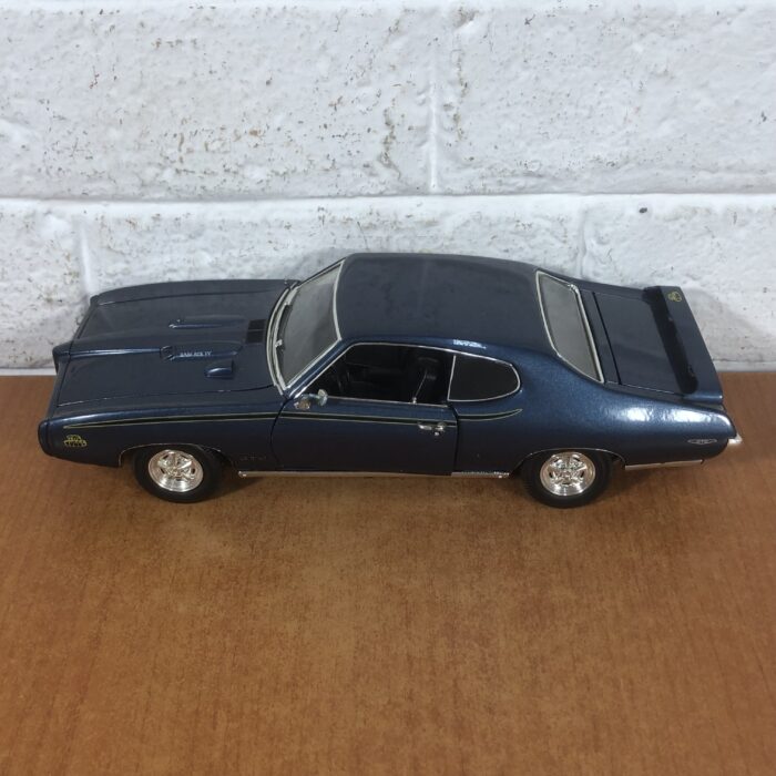 1969 Pontiac GTO Judge (1:18) - Image 6