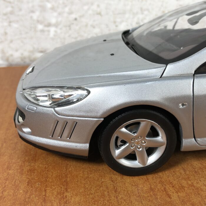 Peugeot Coupe 407 (1:18) - Image 5