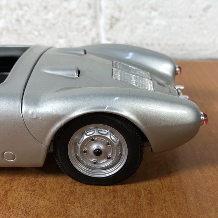 Porsche 550 A Spyder (1:18) - Image 9
