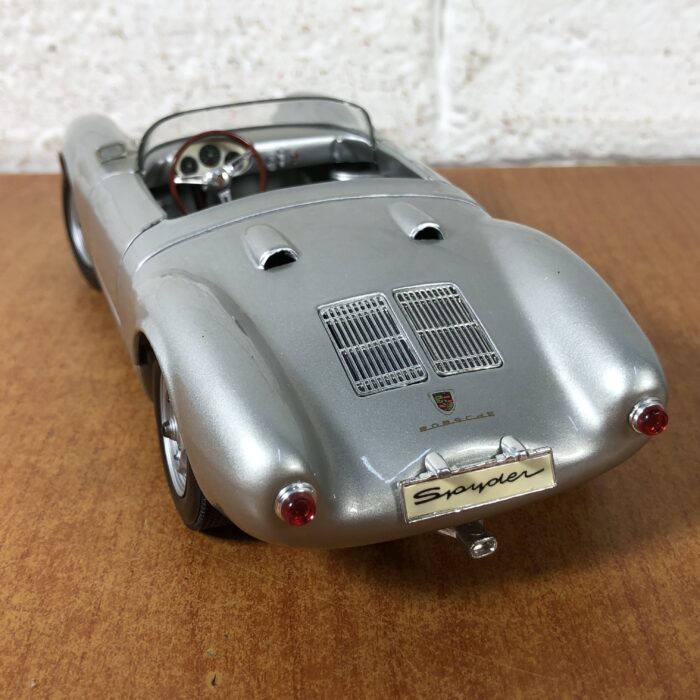 Porsche 550 A Spyder (1:18) - Image 10