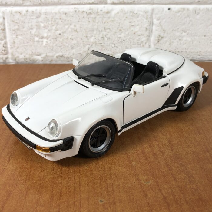 1989 Porsche 911 Speedster (1:18) - Image 3