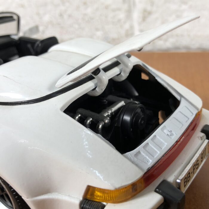 1989 Porsche 911 Speedster (1:18) - Image 6