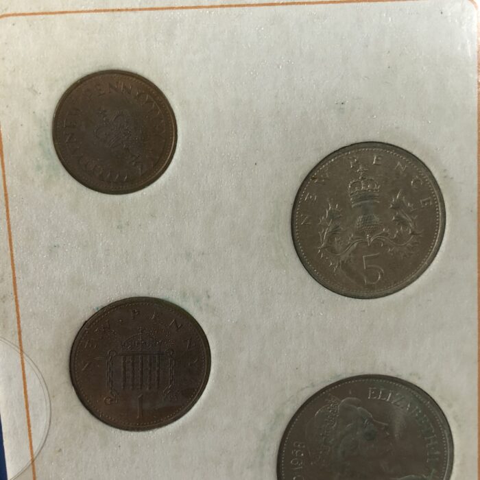 Vintage Britain's First Decimal Coins Set - Image 4