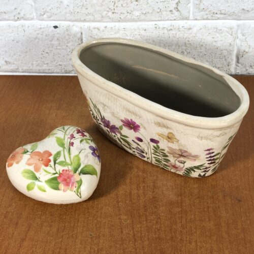 Ceramic Plant Pot & Heart Ornament