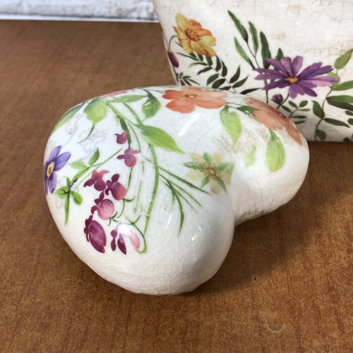 Ceramic Plant Pot & Heart Ornament - Image 7