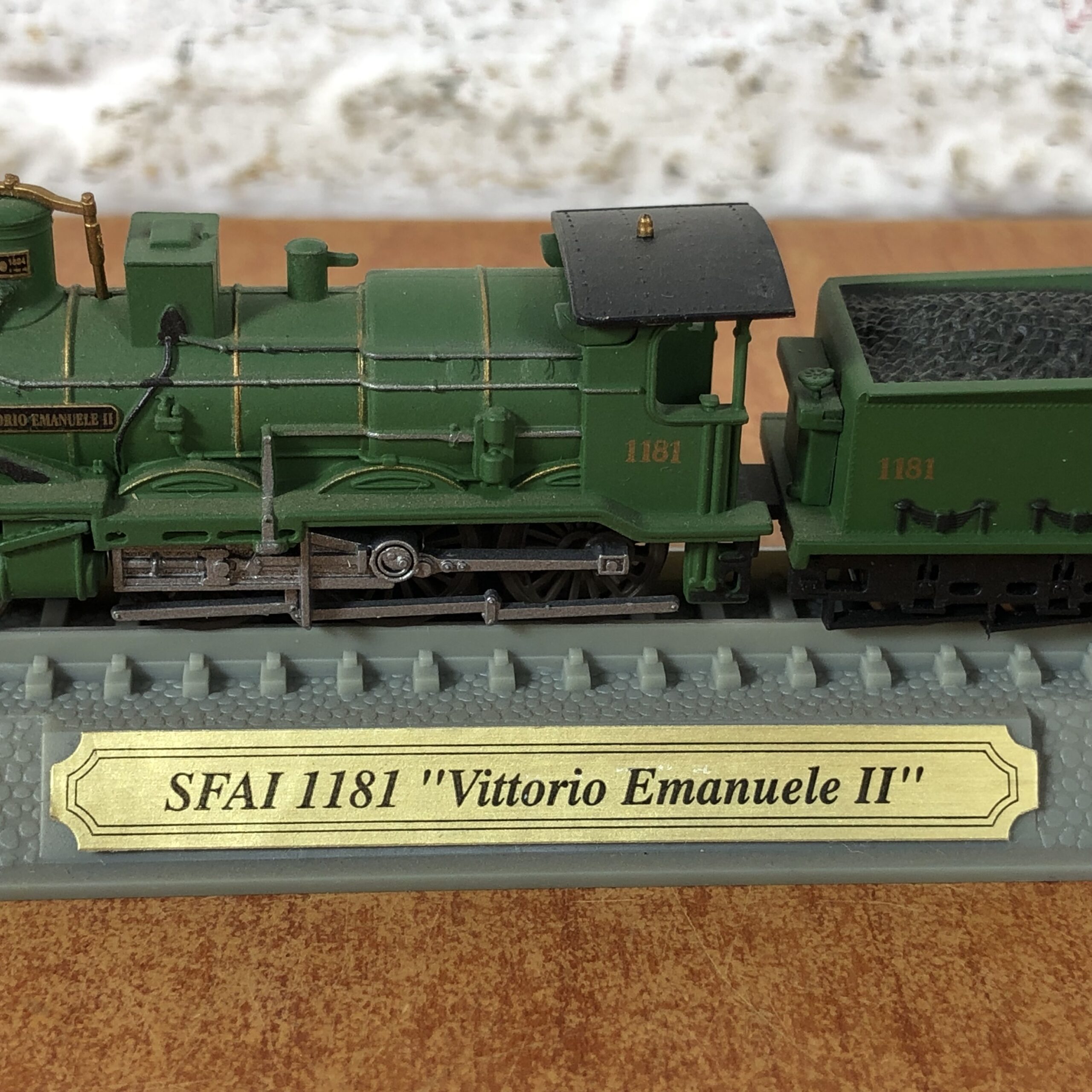 Italian SFAI 1181 "Vittorio Emanuele II" Locomotive Model (1:160) - Image 4