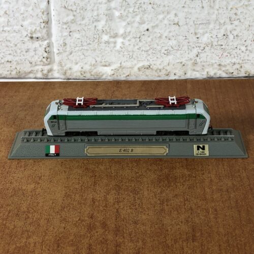 Italian E 402 B Locomotive Model (1:160)