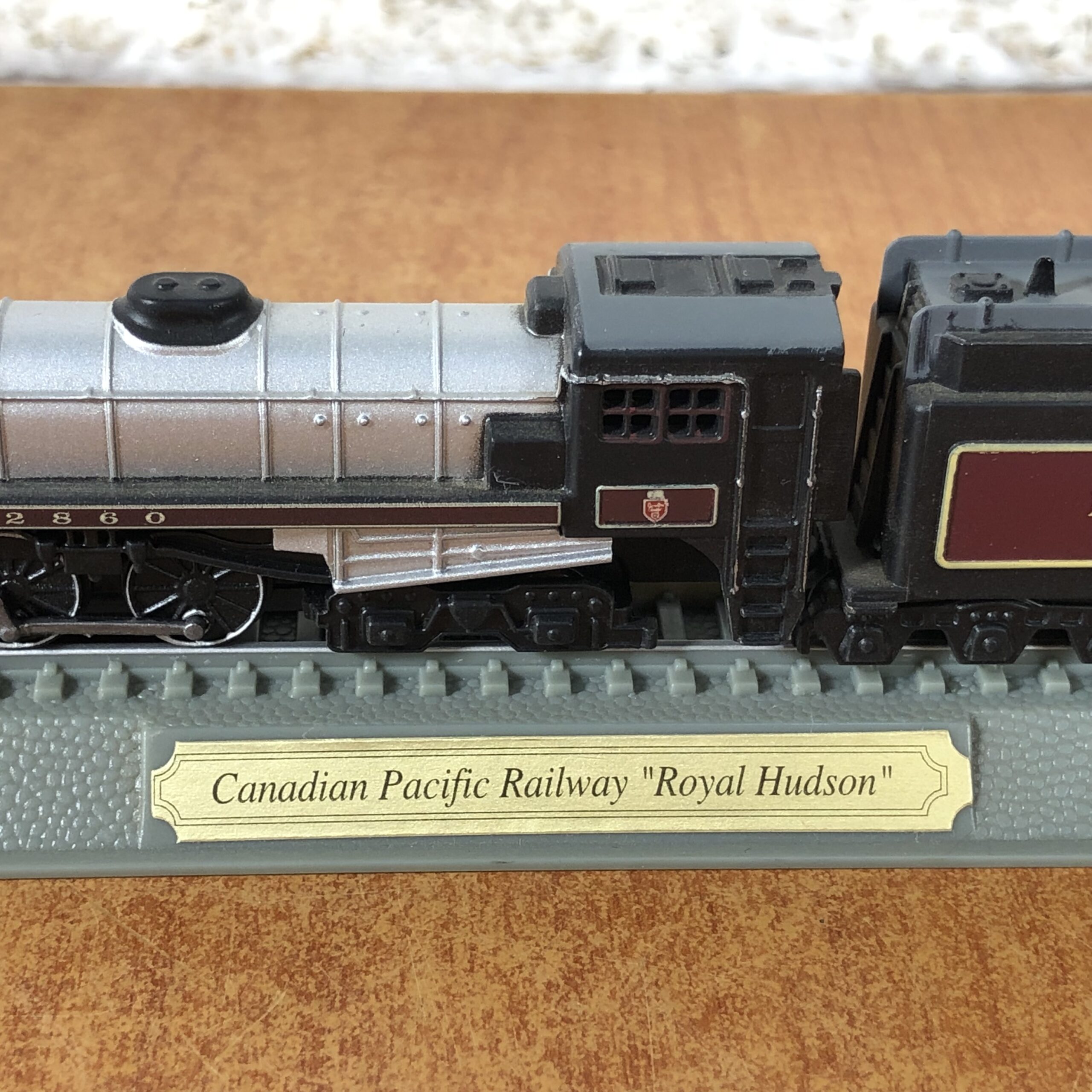 Canadian Pacific Railway "Royal Hudson" Locomotive Model (1:160) - Image 4