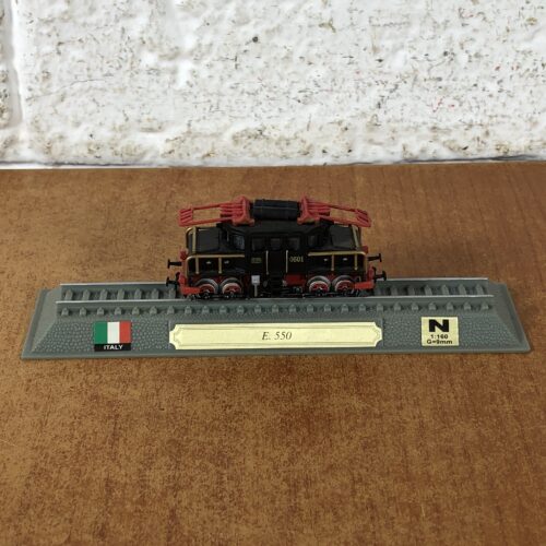 Italian E. 550 Locomotive Model (1:160)