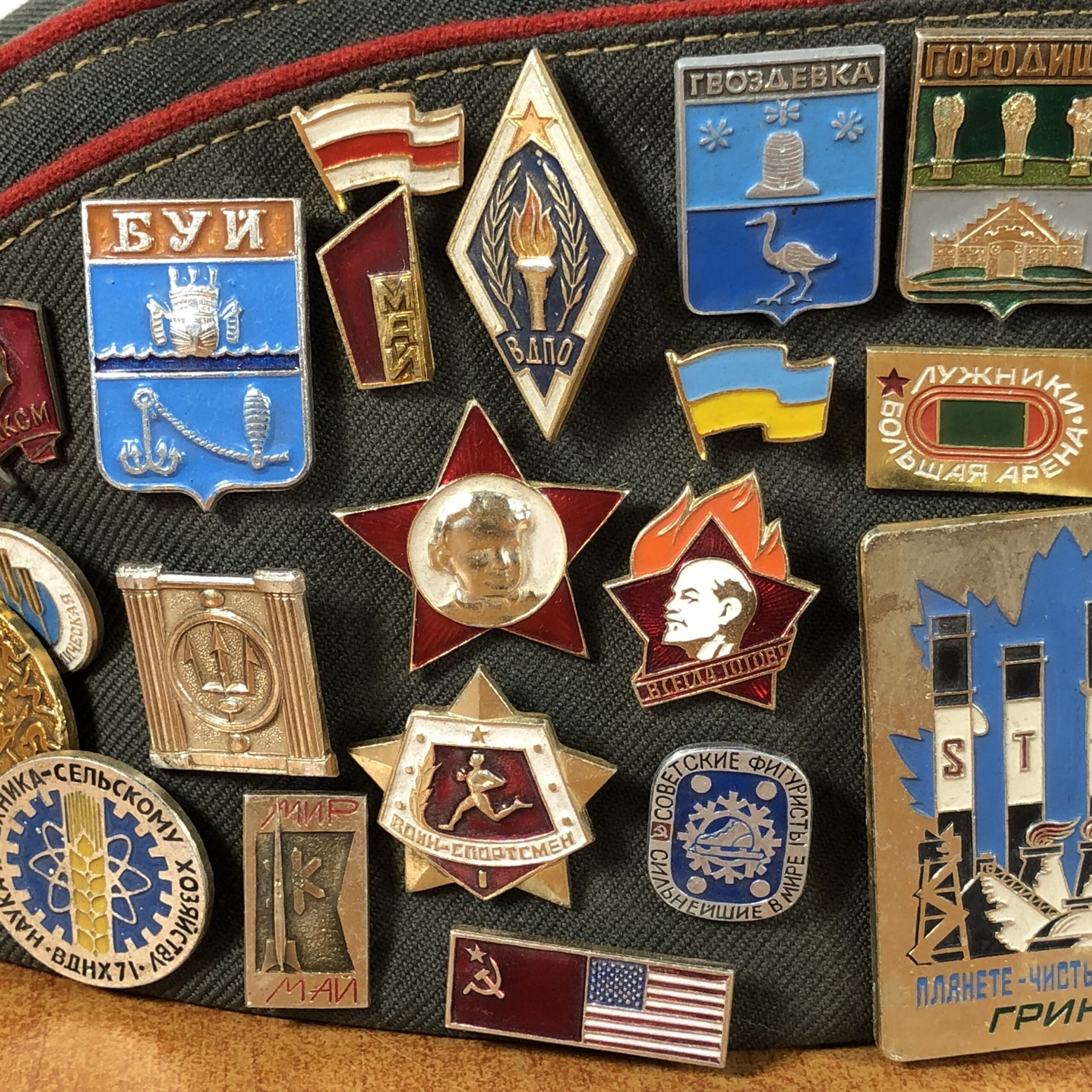 Vintage Soviet Union USSR Russian Military Pilotka with Badges - Image 3