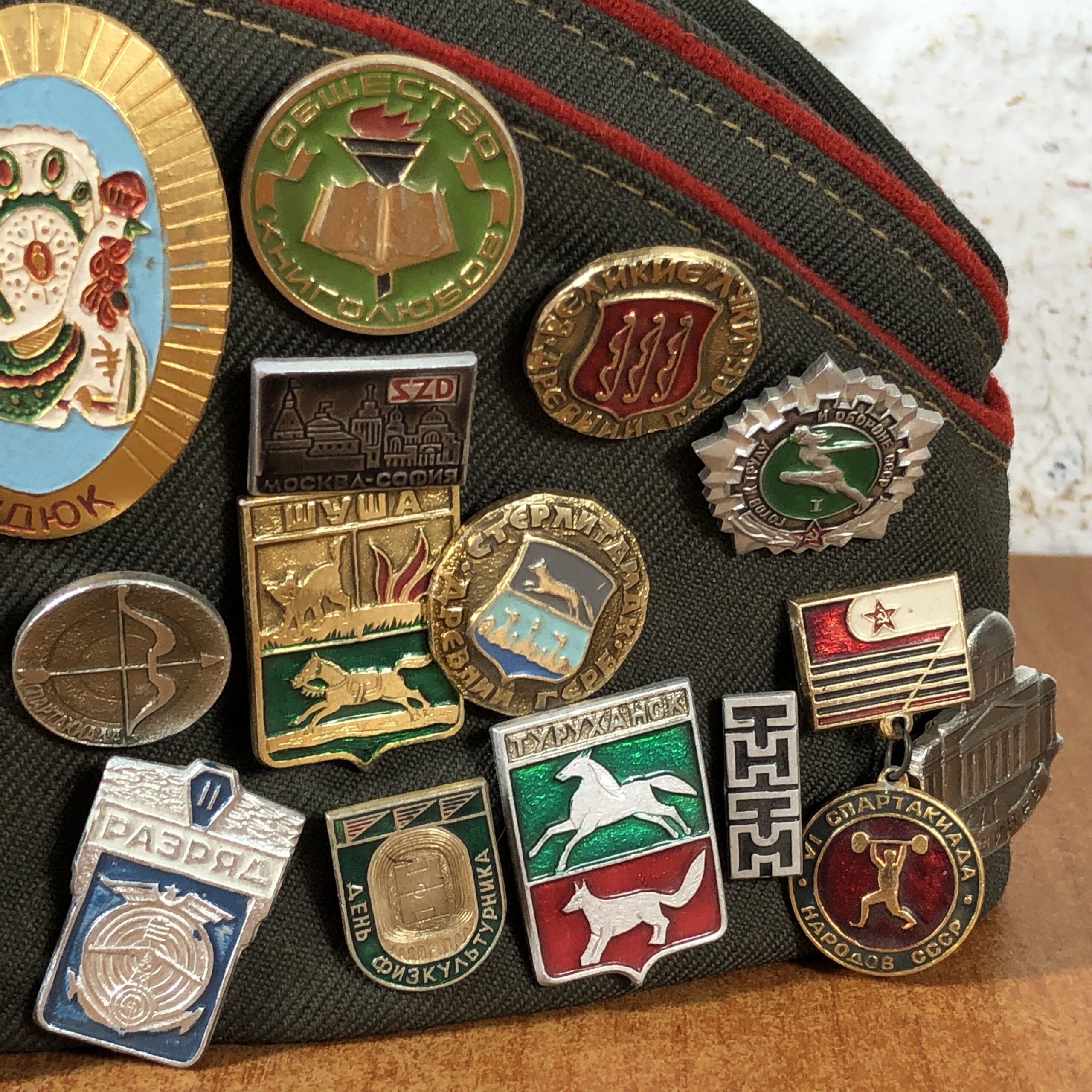 Vintage Soviet Union USSR Russian Military Pilotka with Badges - Image 5