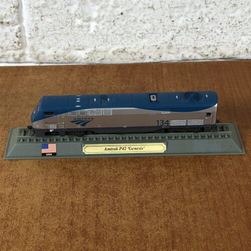 USA Amtrak P42 'Genesis' Locomotive Model (1:160)