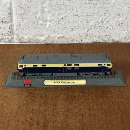 Chinese DF4D 'Chairman Mao' Locomotive Model (1:160)