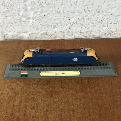 Hungarian MAV 1047 Locomotive Model (1:160)