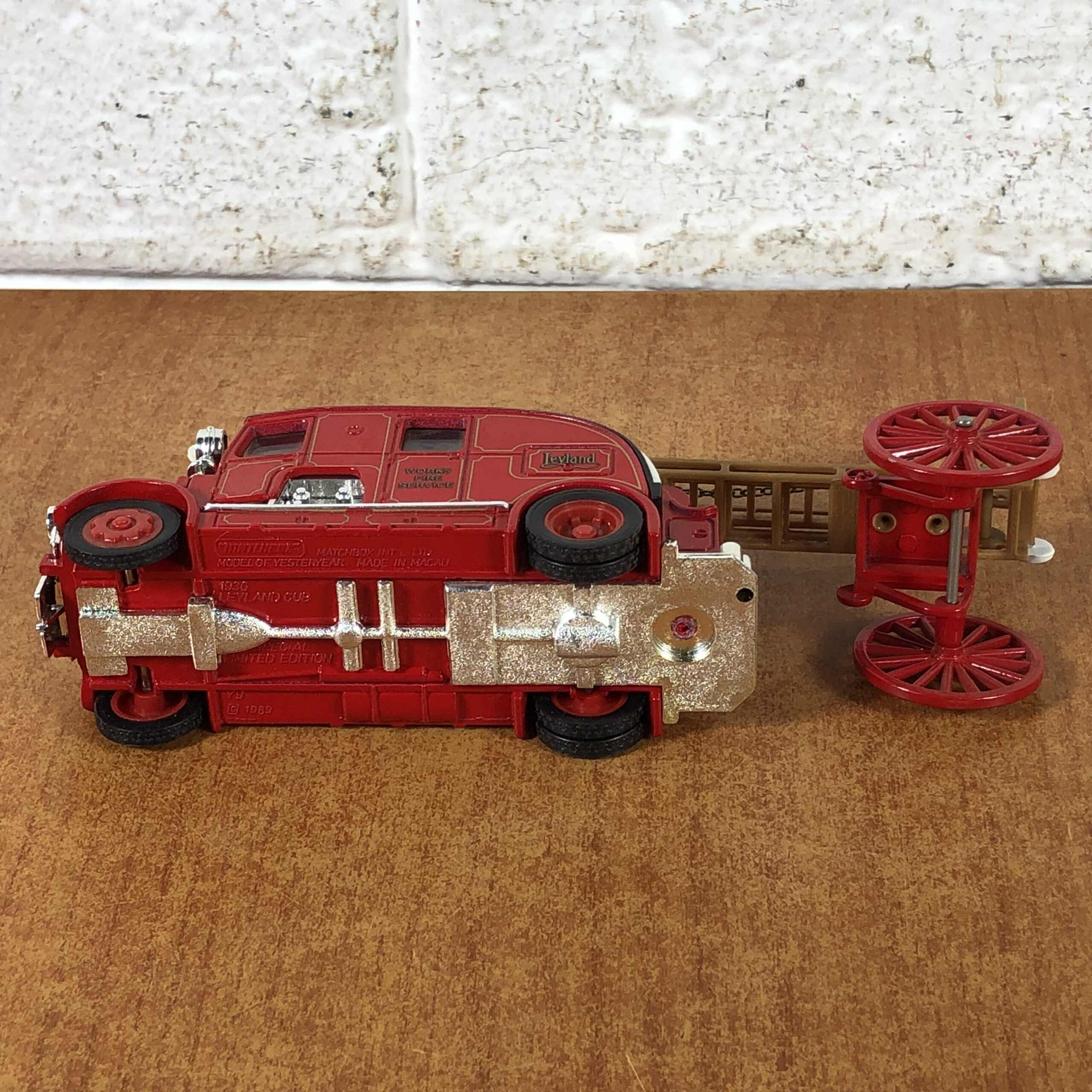 Matchbox 1936 Leyland Cub Fire Engine with Extending Ladder - Image 10