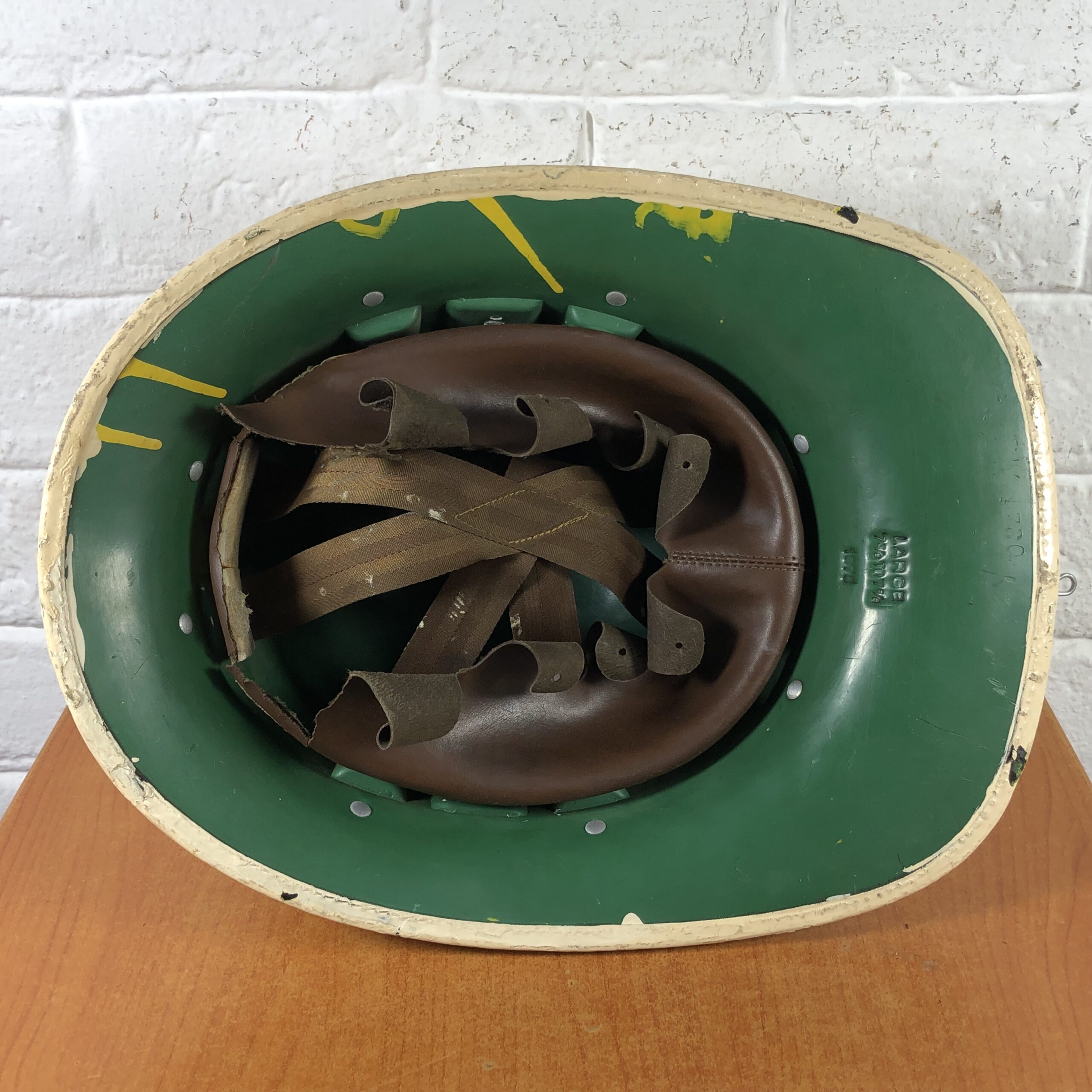 RARE 1970s Vintage South African Fireman's Helmet - Image 9