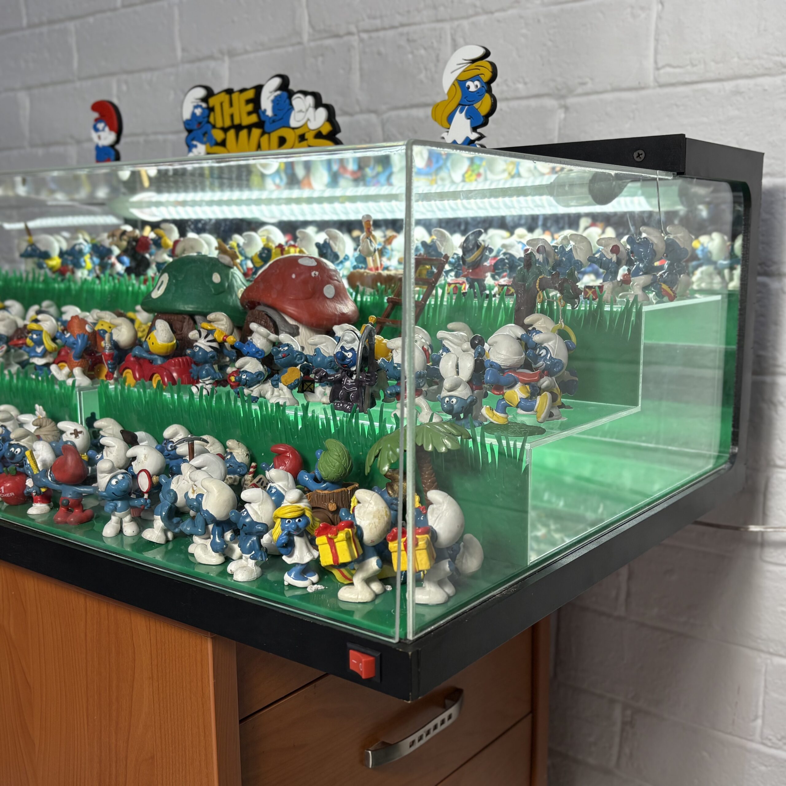 Large 'The Smurfs' Light-Up Display Case (Case Only) - Image 12