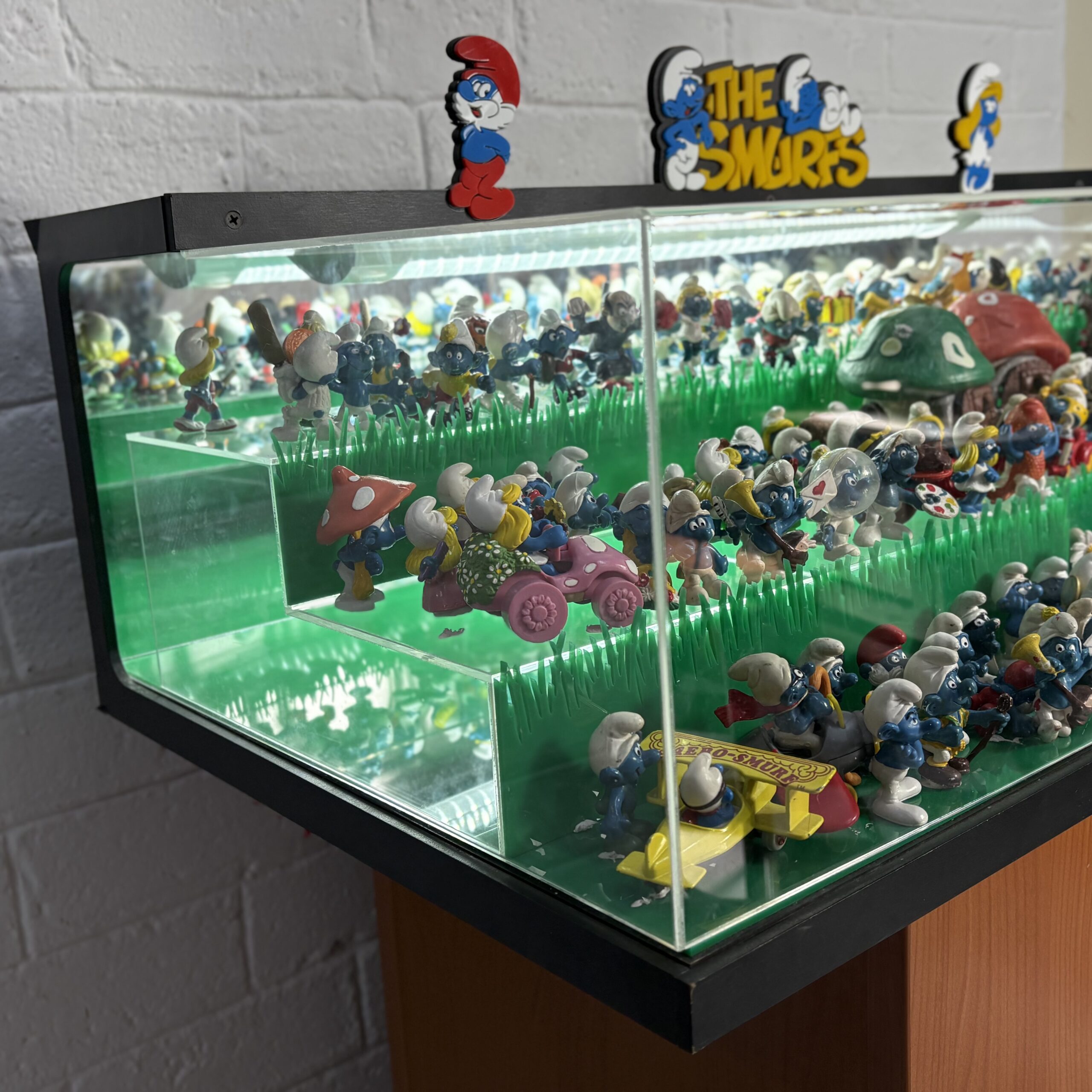 Large 'The Smurfs' Light-Up Display Case (Case Only) - Image 9