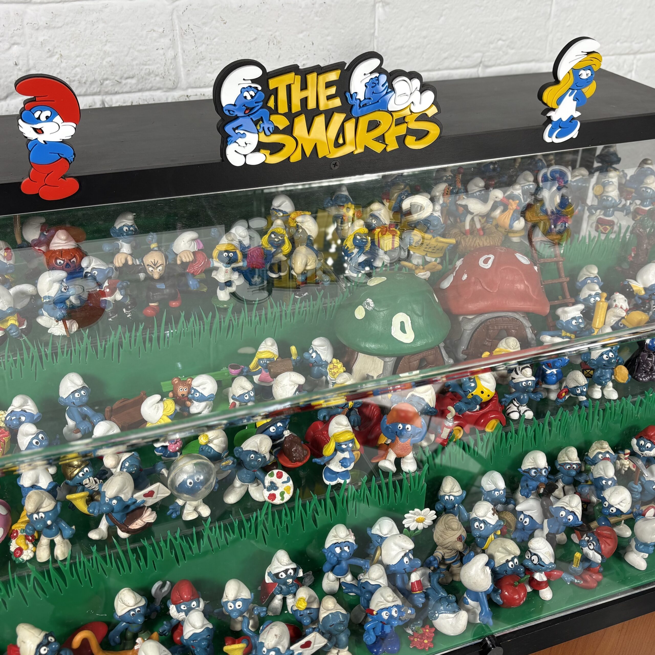 Large 'The Smurfs' Light-Up Display Case (Case Only) - Image 5