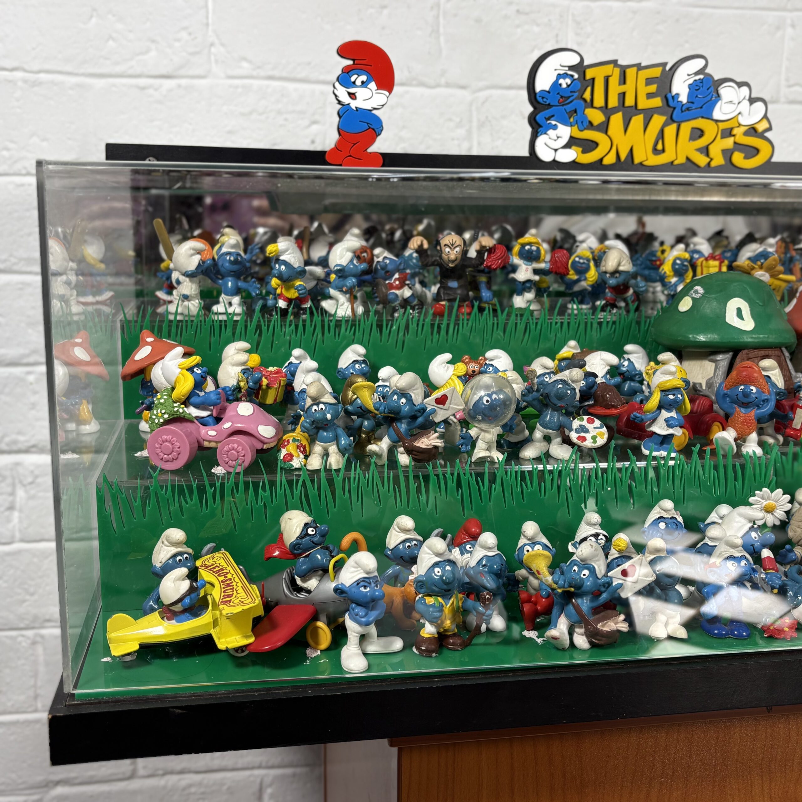 Large 'The Smurfs' Light-Up Display Case (Case Only) - Image 3