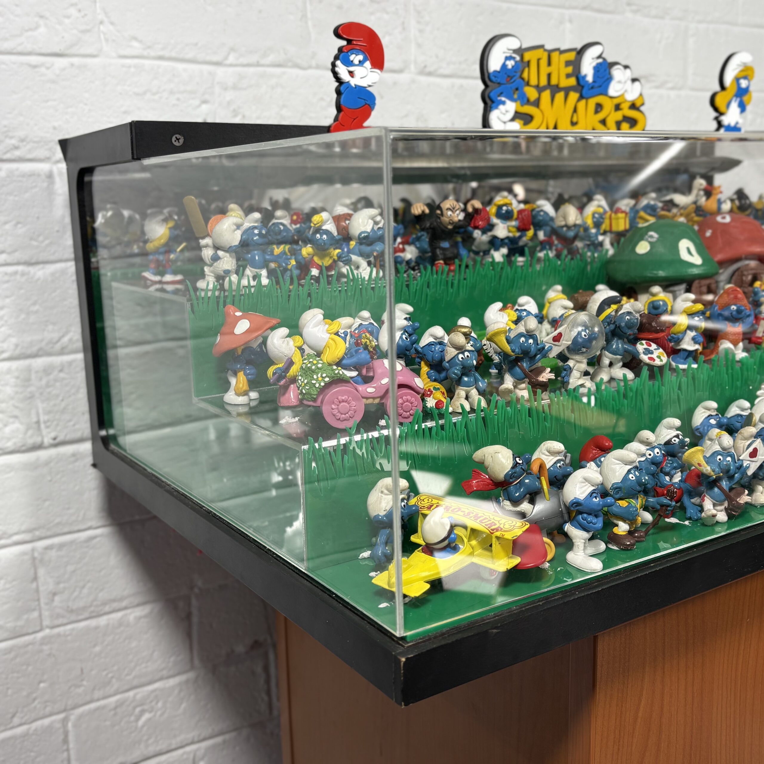 Large 'The Smurfs' Light-Up Display Case (Case Only) - Image 2