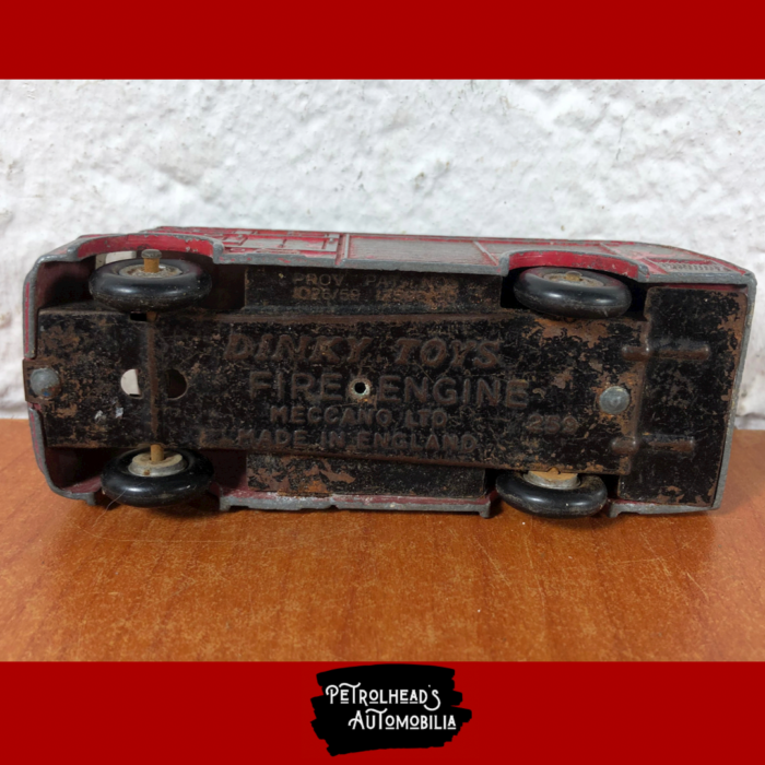 Vintage Dinky Toy ~ Fire Engine (Made in England) - Image 7