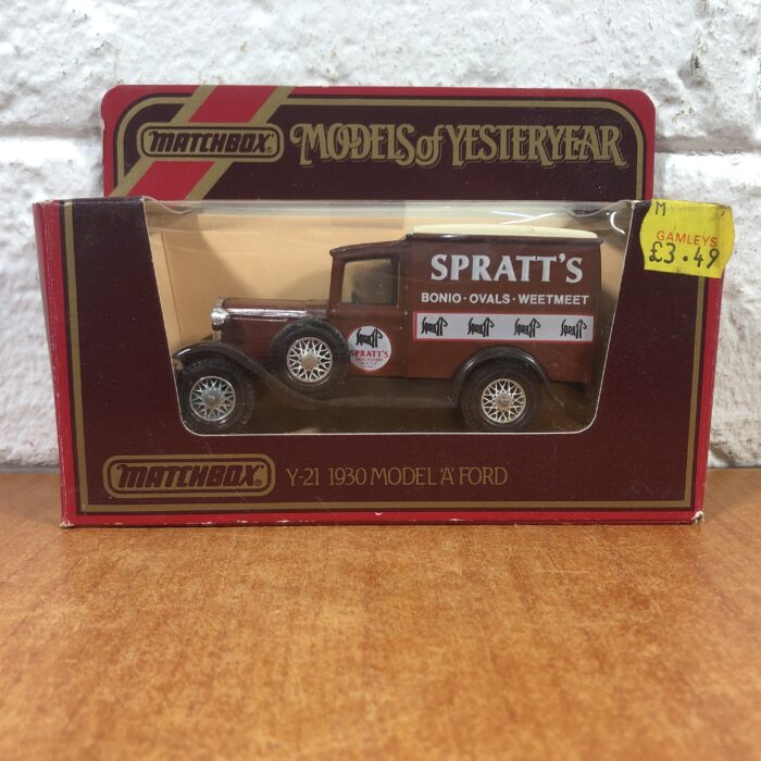 Matchbox Models of Yesteryear ~ Spratt's 1930 Model 'A' Ford (Made in England)