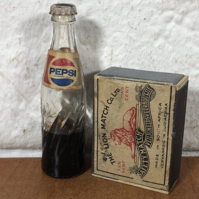 Lot 25: Miniature Vintage Pepsi-Cola Glass Bottles in Crate - Image 7