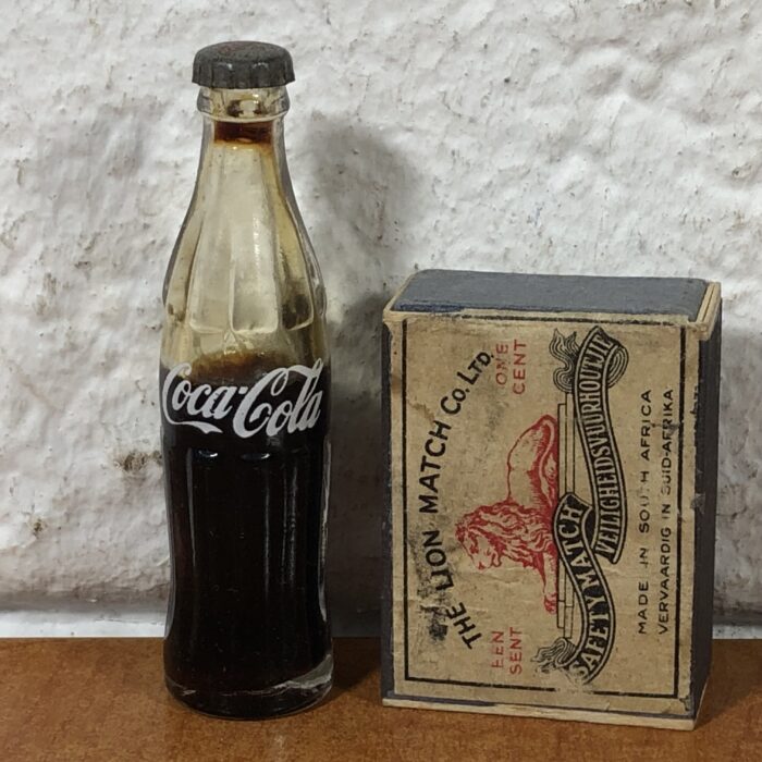 Lot 26: Miniature Vintage Coca-Cola Glass Bottles in Crate - Image 8