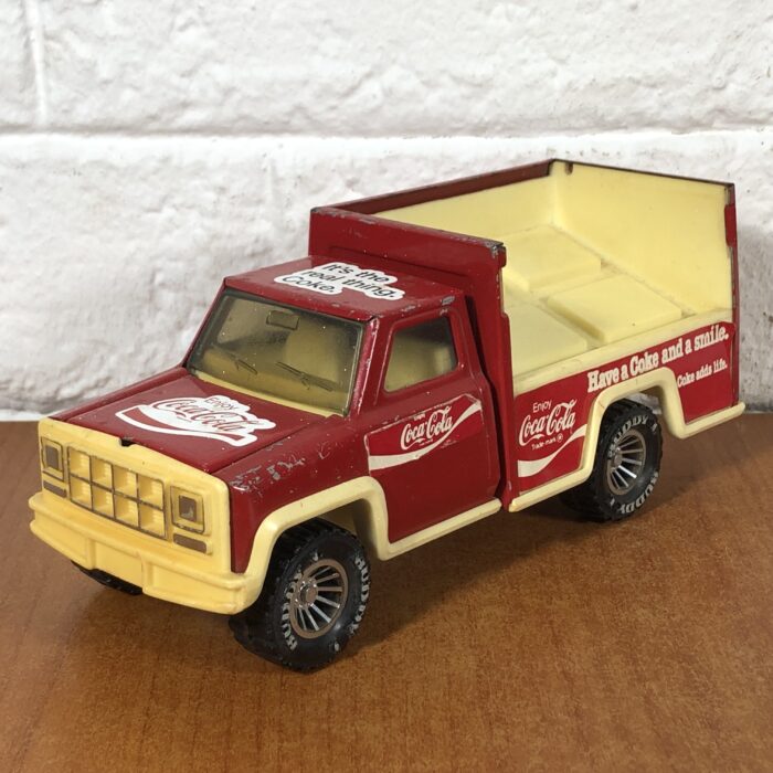 Lot 277: Coca Cola Metal Truck Model (Made in Hong Kong)